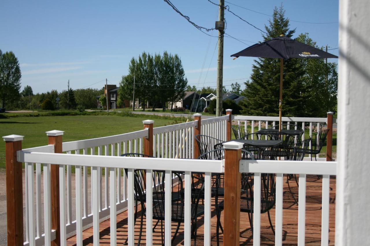 Auberge Presbytere Mont Lac-Vert Hébertville Exterior foto